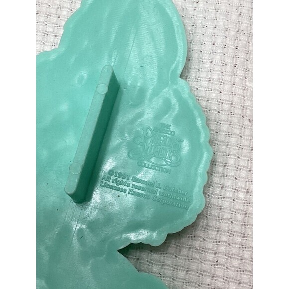 Wilton Cookie Cutters Precious Moments Plastic 1993~Lot Of 6 ~ Plus 2 Ornaments - Picture 9 of 9